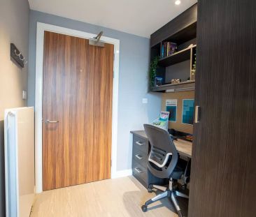 Deluxe 2 Bed Apartment - Photo 5