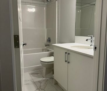 3 Bedroom 2.5 Bathroom Townhouse in Evanston - SF178 - Photo 6
