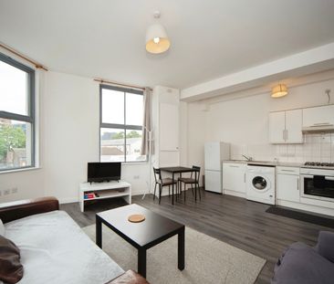 1 Bed Flat, Hanover House, SE18 - Photo 3