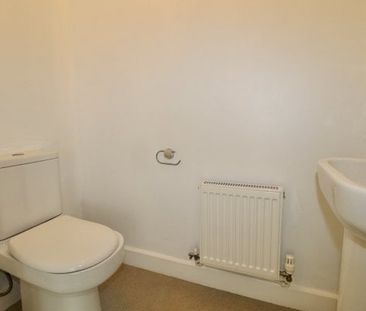 Cleave Close, Clacton-on-Sea CO16, Property for rent - Photo 4