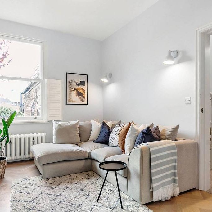 3 bedroom flat to rent - Photo 1