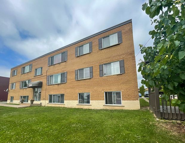 Hillside Apartments | 594 MacDonald Ave, Sault Ste. Marie - Photo 1