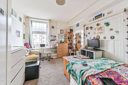 4 bedroom flat to rent - Photo 2