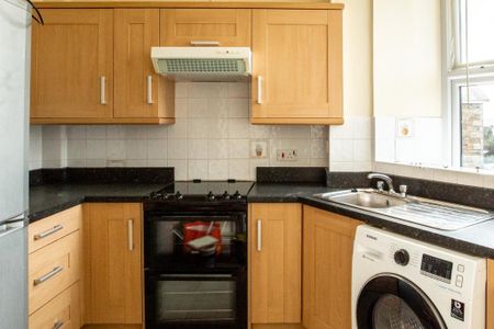 2 bedroom flat to rent - Photo 5