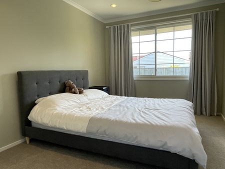 19 Chorley Grove, Churton Park - Photo 3