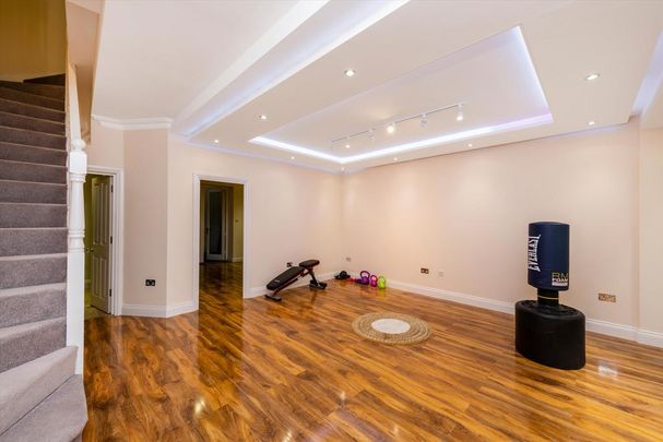 5 bedroom semi-detached house to rent - Photo 1