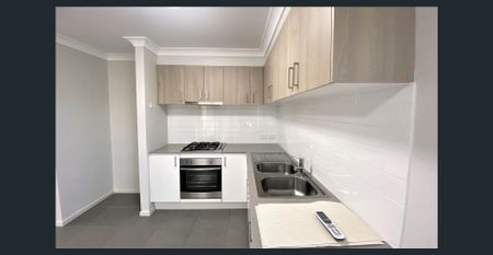 Modern and Stylish 2-Bedroom Granny Flat in North Kellyville - Photo 4