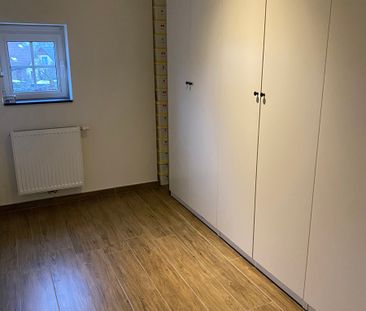 App met 2 slpks, terras en ondergrondse autostaanplaats. - Photo 5
