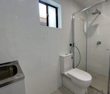 2 BEDROOM GRANNY FLAT PLUS EXTRA FAMILY ROOM WATER AND GAS INCLUDED - Photo 3