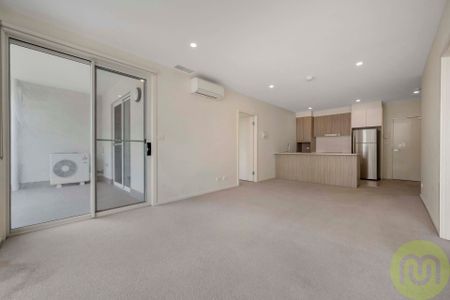 Lakeside Luxury - Photo 3