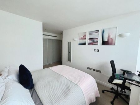2 bedroom Flat To Let Total Size: 819 SQ FT - Photo 4