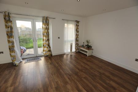 2 bedroom terraced house to rent - Photo 2