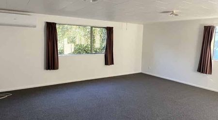 Charming 4 Bedroom House with Character! - Photo 3