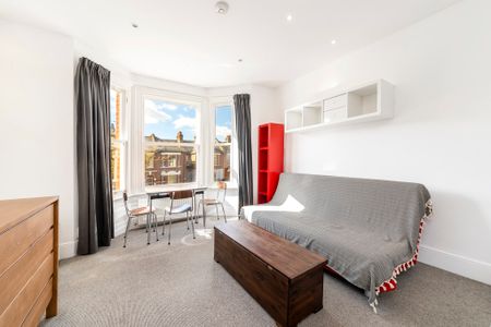 Yewfield Road, London, NW10 - Photo 3