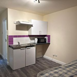 Studio to rent - Photo 3