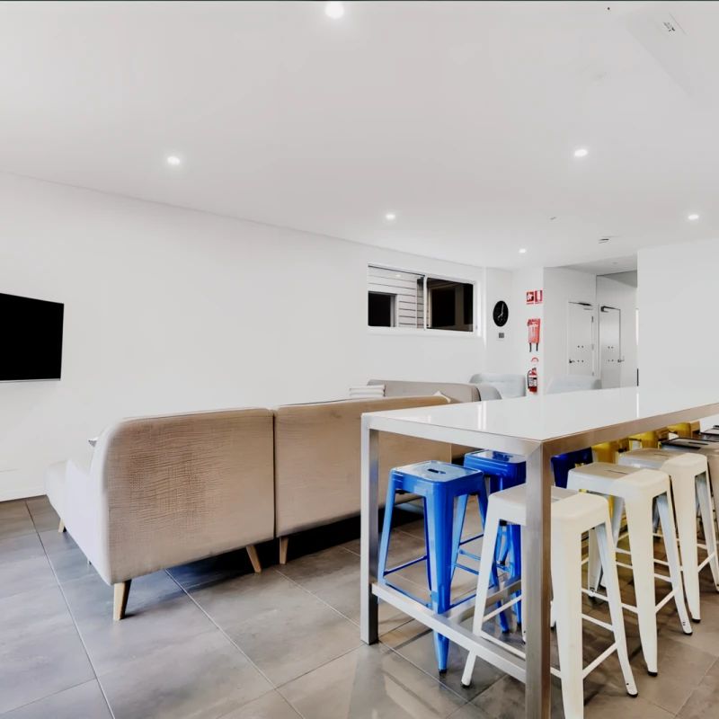 1 bed 1 bath-R101 - Photo 1