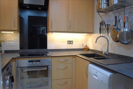 1 bedroom flat to rent - Photo 2