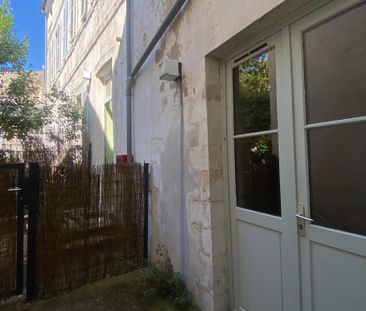 Location Appartement 3 pièces 89m² LA ROCHELLE 17000 - Photo 4
