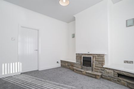 Fairfield Avenue, Rossendale - Photo 3