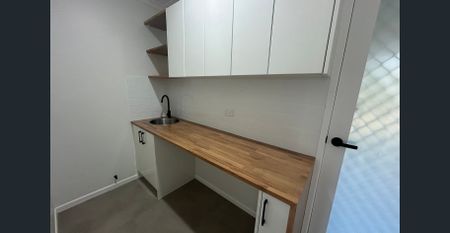 BEAUTIFUL FAMILY HOME WITH SOLAR AND EXTRA MULTI PURPOSE ROOM AVAILABLE NOW - Photo 3