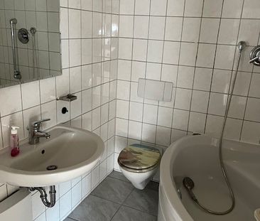 Wunderschöne Dachgeschosswohnung mit 3 Zimmern und großer Dachterrasse - Photo 4