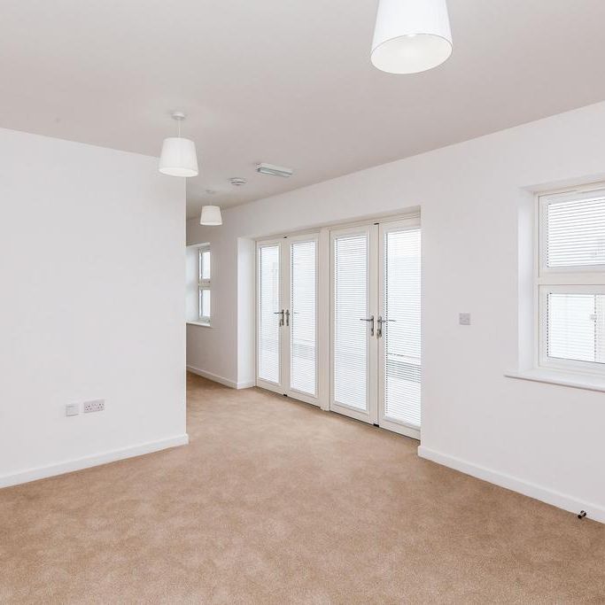 3 bedroom flat to rent - Photo 1