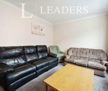 4 bedroom terraced house to rent - Photo 1