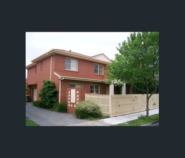 Stylish and Spacious - Photo 1