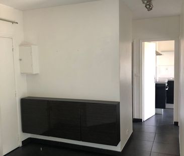 Location Appartement 2 pièces 45m² ST MAUR DES FOSSES 94100 - Photo 4
