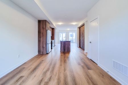 For Lease - 1364 Kaniv Street, Oakville, Ontario - Photo 4