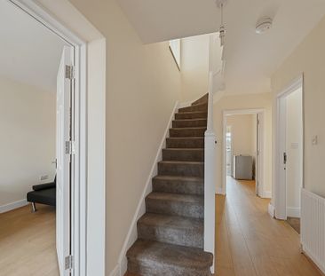 6 Bed Student Accommodation - Photo 2