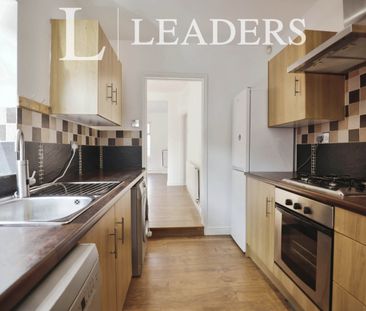 3 bedroom house to rent Spencer Street, St. James, NN5 - Photo 6