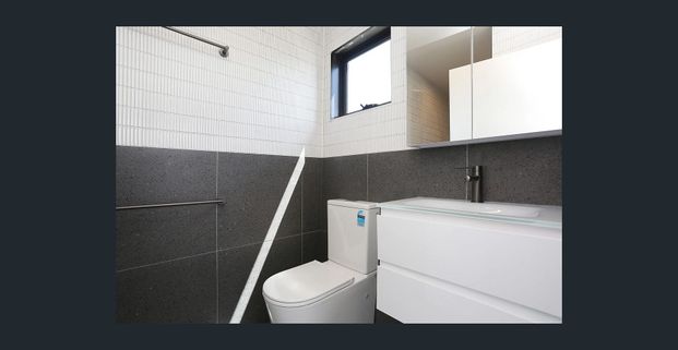 As new three bedroom townhouse with study! - Photo 1