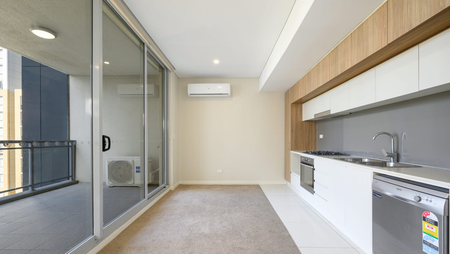 Spacious 2-Bedroom Apartment in Prime Carlingford Location - Photo 2
