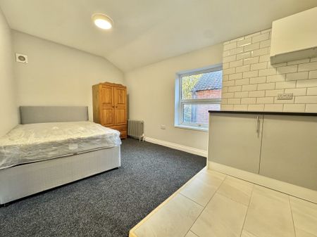 Rosary Road, Norwich - Photo 2