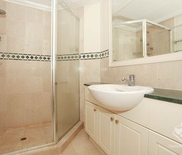 ARGUABLY THE CBDs FINEST RIVERFRONT COMPLEX 2 Bedroom Furnished - Photo 5