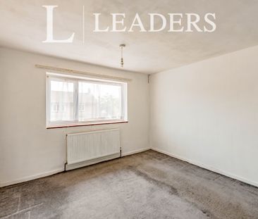 3 bedroom house to rent Johnson Walk, Crawley, RH10 - Photo 3