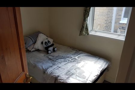 2 Bed Flat, Colliers Wood, SW19 - Photo 2