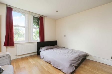 4 bedroom flat to rent - Photo 5