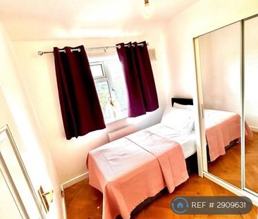 1 bedroom in a house share to rent - Photo 3