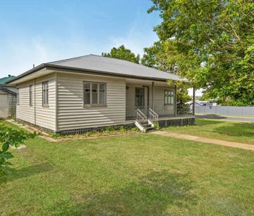 Charming 3-Bedroom Cottage on a Corner Block in Booval - Photo 3