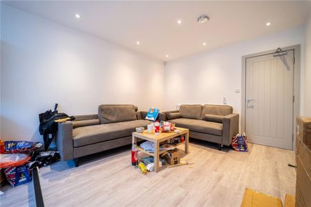 6 bedroom house to rent - Photo 2