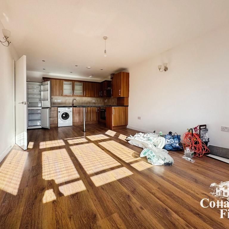 3 bedroom flat to rent - Photo 1