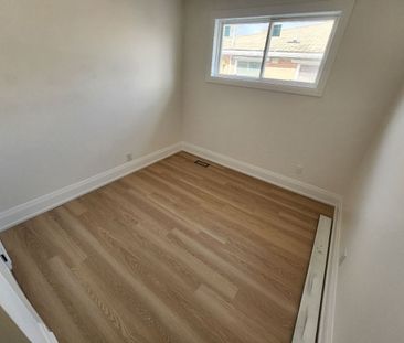 For Lease - 31 Bailey Crescent Unit# Main, Aurora, Ontario - Photo 3