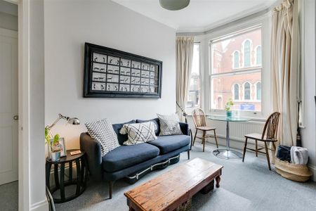 2 bedroom flat to rent - Photo 2