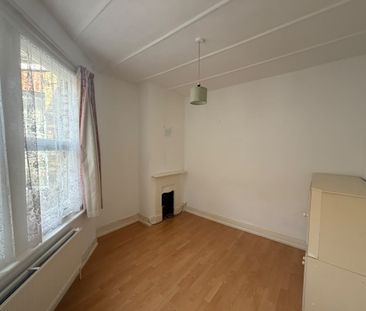 3 Bed Flat, Green Lanes, N13 - Photo 3