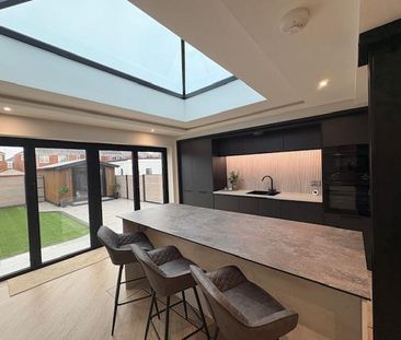 3 bedroom semi-detached house to rent - Photo 4