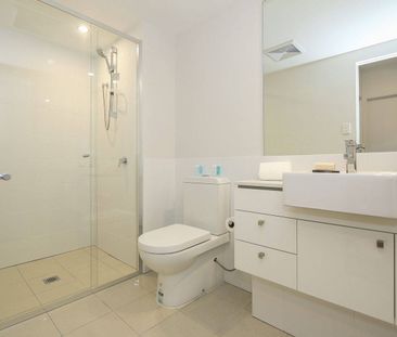 Stylish Subiaco Apartment Living - Photo 6