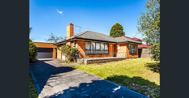 Freshly renovated Three Bedroom Home Close To Shops, Transport & Schools - Photo 1