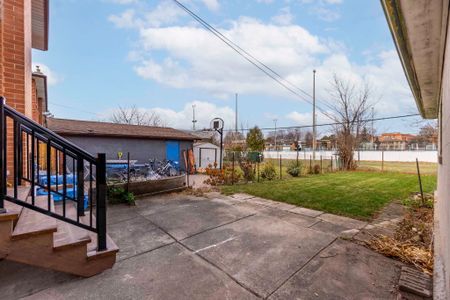 For Lease - 438 Glen Park Avenue, Toronto, Ontario - Photo 5